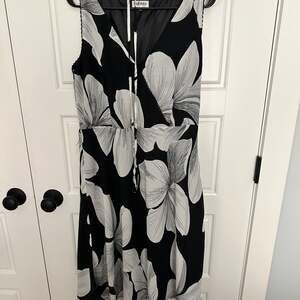 Black and white floral dress XL